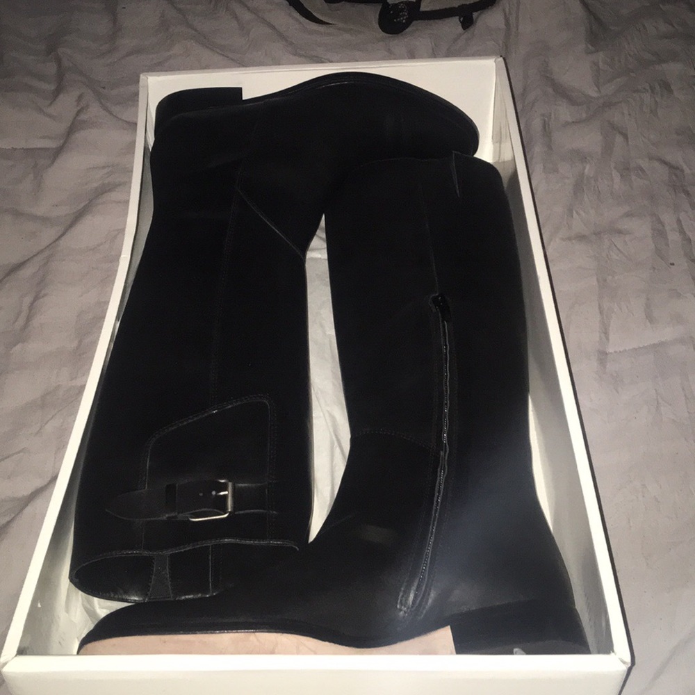 Boots - Picture 3 of 4